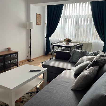 Apartament Cina Husi Zewnętrze zdjęcie