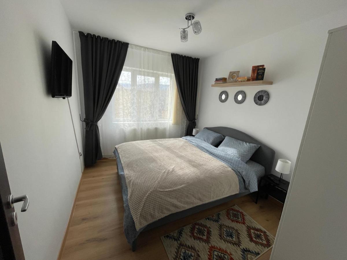 Apartament Cina Husi Zewnętrze zdjęcie