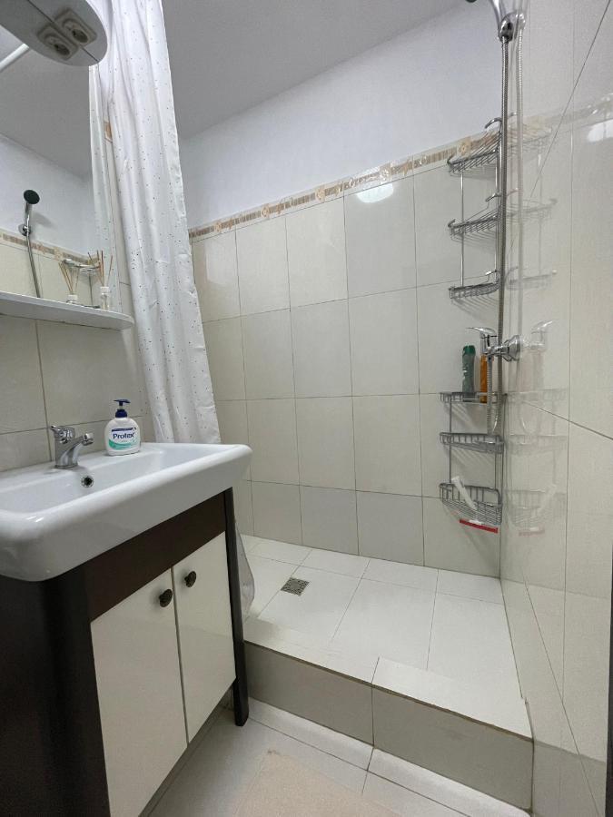 Apartament Cina Husi Zewnętrze zdjęcie